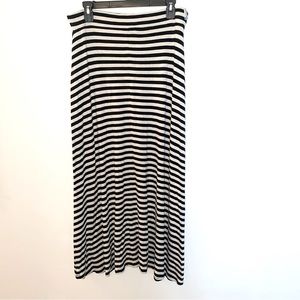 NWOT Style & Co. (Size: Medium) Oatmeal and Black Stripe Maxi Skirt